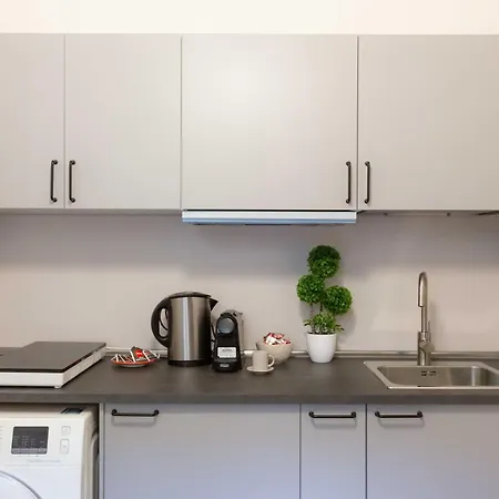 Rental In Rome Guest House 2-Zen51